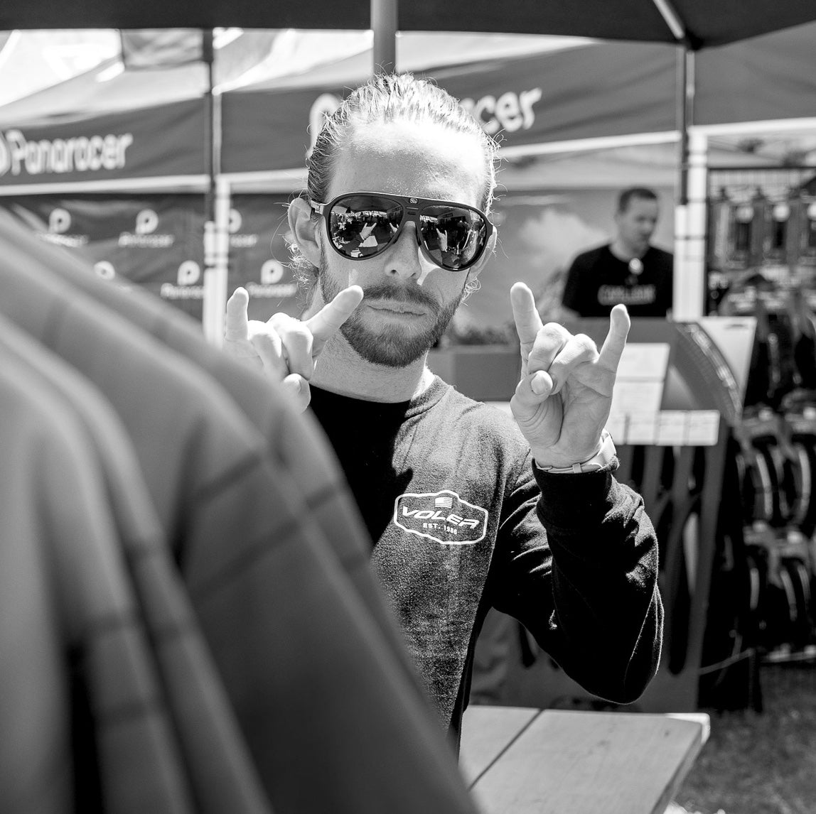 horns up at sea otter